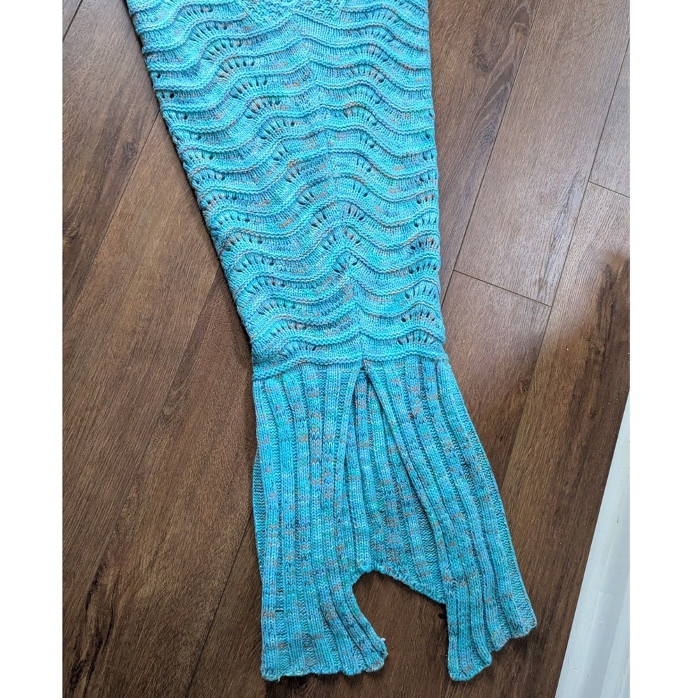 Crochet Mermaid Tail Blanket Turquoise Blue Wavy Knit Cocoon Throw Fin - Picture 3 of 3